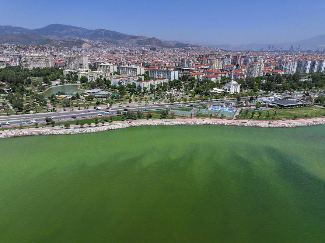 İzmir’de denizin rengi değişti! Görüntü ne ifade ediyor? - Resim: 18